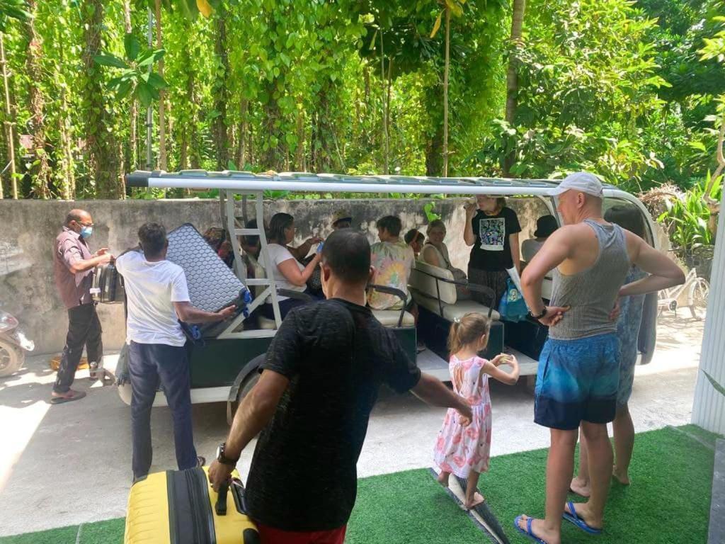ホテル Kingsway Thoddoo Maldives エクステリア 写真